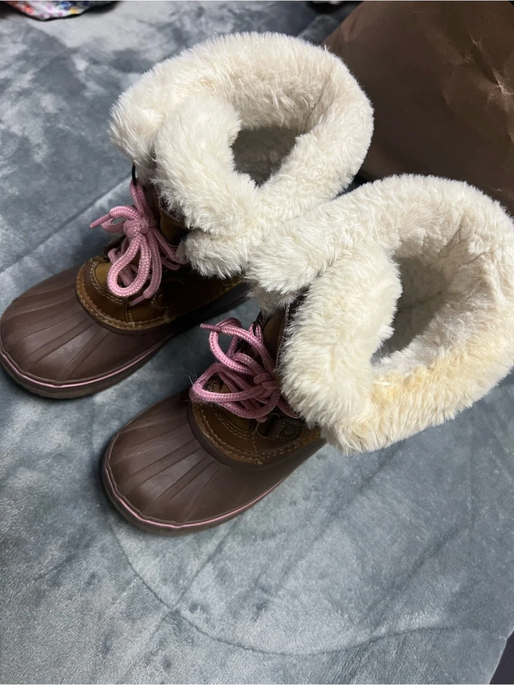 Brown Snow Boots with Cream Faux Fur and Pink Laces
